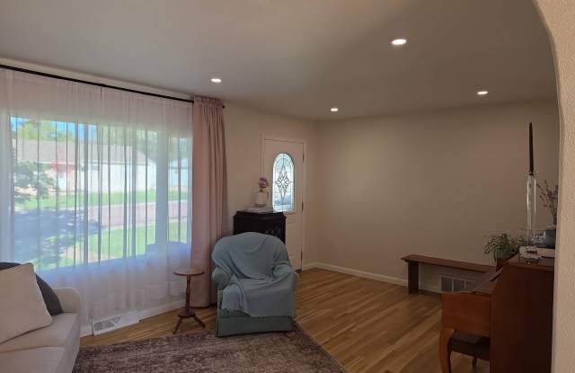 124 East Circle Drive Gallery 2