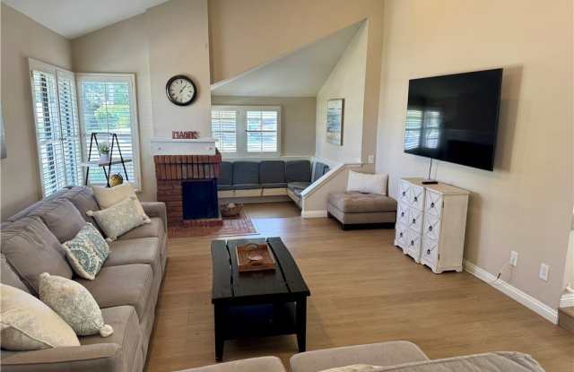 17 FALLBROOK Gallery 2