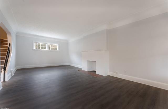 2200 Jackson Boulevard Gallery 4