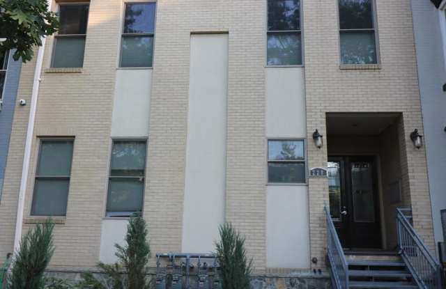 220 P Street NW photos photos