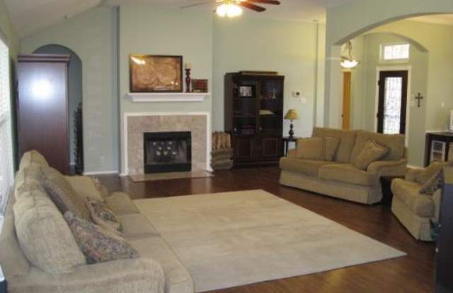 1109 QUIET CREEK DR Gallery 3