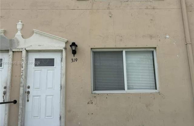 319 NW 84th Ter photos photos