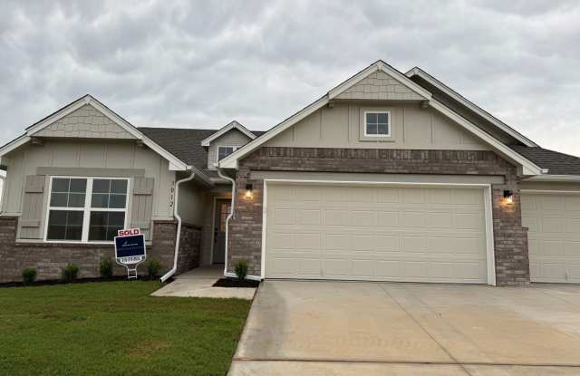 New 4 bedroom, 3 bath, 3 car garage in Broken Arrow photos photos
