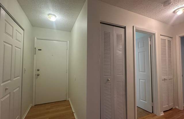 Updated Second floor 2BR/2BA Condo in Oxford Square | Water & Sewer Included Gallery 3