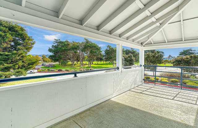 Exceptional Corner Unit w/ Wraparound South-Facing Balcony Gallery 3