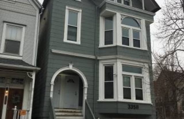 1039 West Roscoe Street - 1039 W Roscoe St, Chicago, IL 60657