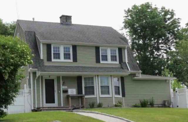 1350 Brooklawn Avenue photos photos