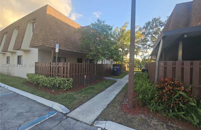 253 San Remo Blvd photos photos