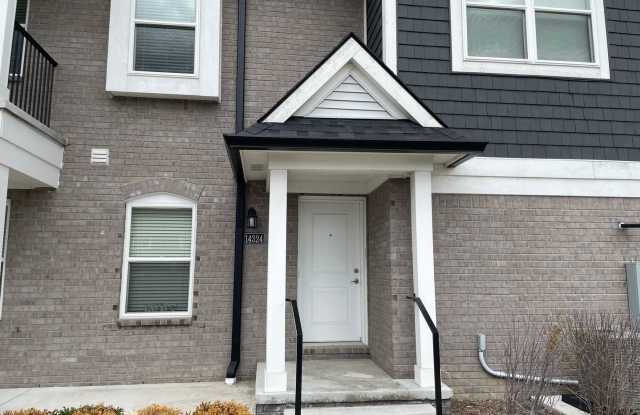 Shelby Township-Newer 2-bedroom, 2-bath condo with Balcony & Garage - 14324 Wexford Drive, Macomb County, MI 48315