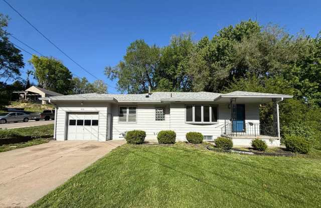 3 Bed Home with Fireplace Den, Covered Patio & Bonus Living Space photos photos