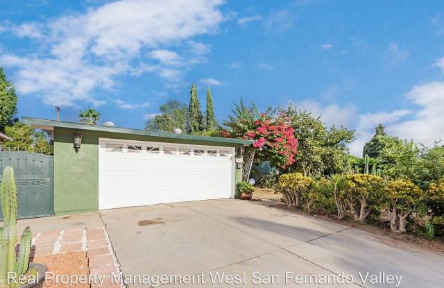10038 Saloma Ave Gallery 2