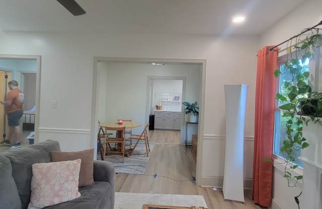 206 Pinecrest Drive Gallery 2