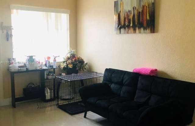 2993 W 80th St - 2993 West 80th Street, Hialeah, FL 33018