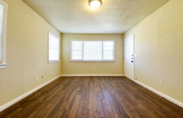 MOVE-IN SPECIAL: Cozy 3 Bedroom Home in East Lubbock Gallery 4
