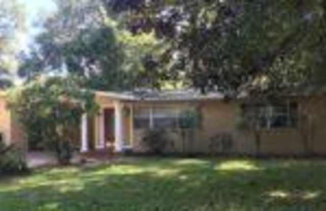 3915 SW 2nd Ave - 3915 Southwest 2nd Avenue, Gainesville, FL 32607