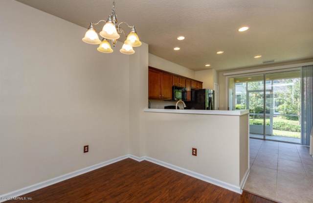 11463 SUMMERVIEW CIR Gallery 4