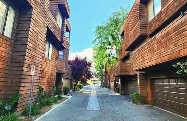 700 New Stine Rd Apt 10 Gallery 4