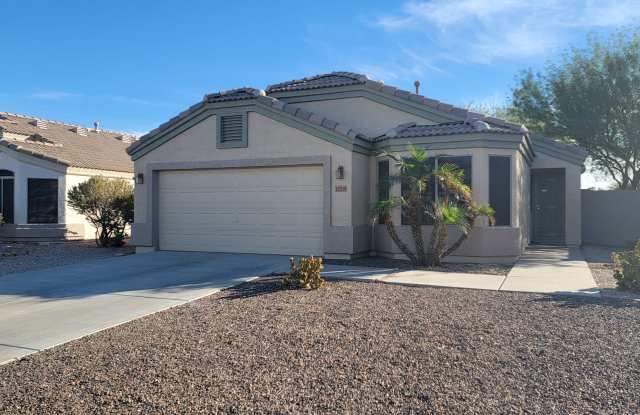 Very clean home in a great area of Surprise! - 15519 West Lisbon Lane, Surprise, AZ 85379