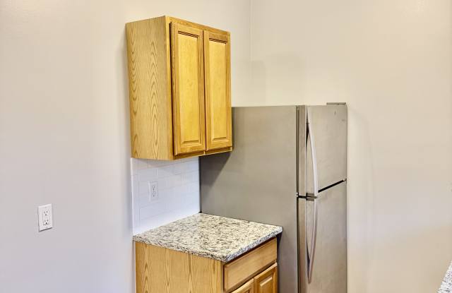305 Columbus Ave Gallery 2
