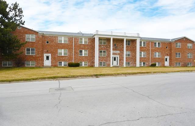 Welcome Home to Kingswood Manor: Your Oasis in the Heart of Omaha! photos photos