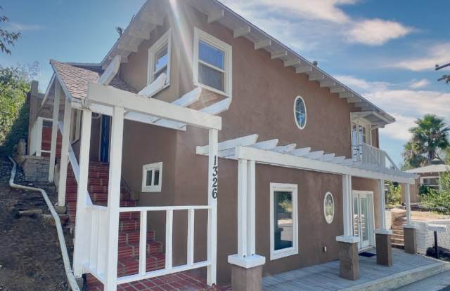 Coveted South Redlands 2 bedroom, 2-bathroom bungalow home. photos photos