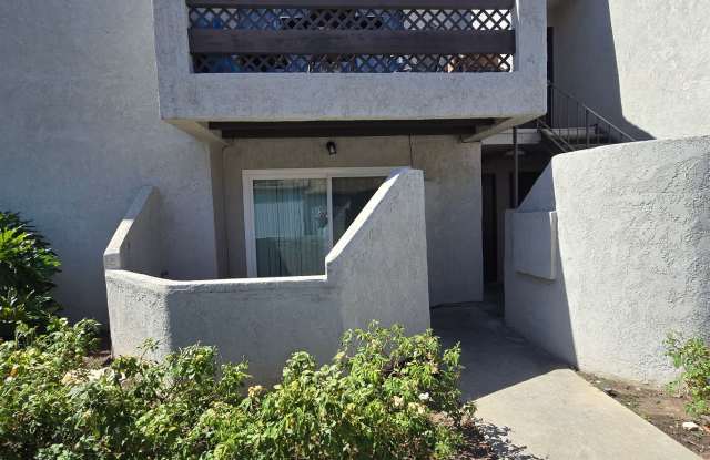 Spacious 2 Bedroom with Private Patio & In-Unit Laundry Gallery 1