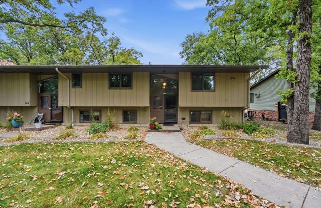 829 Golf View Lane Gallery 1