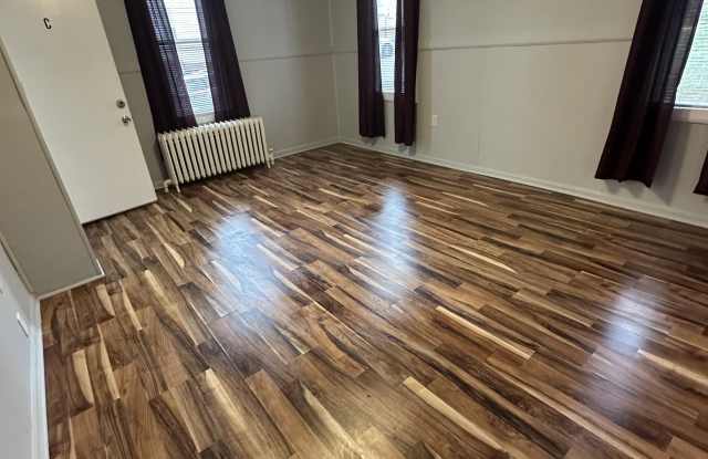 219 W. 2nd Street, Apt. C Gallery 2