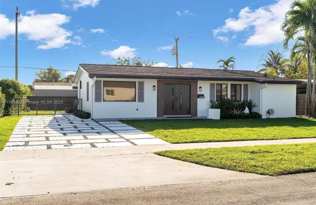 3305 SW 93rd Ct - 3305 Southwest 93rd Court, Westchester, FL 33165 3305 SW 93rd Ct - 3305 Southwest 93rd Court, Westchester, FL 33165