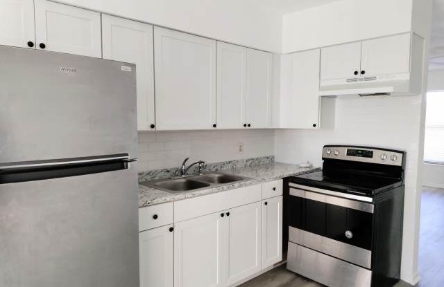 2760 N Dixie Highway photos photos
