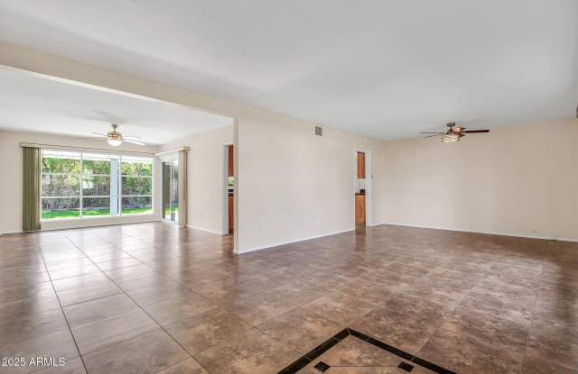 4623 E CATALINA Drive Gallery 2