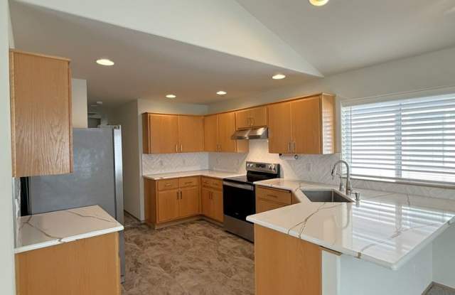 3-Bedroom Ranch with A/C, 2-Car Garage & Fenced Backyard! Gallery 4