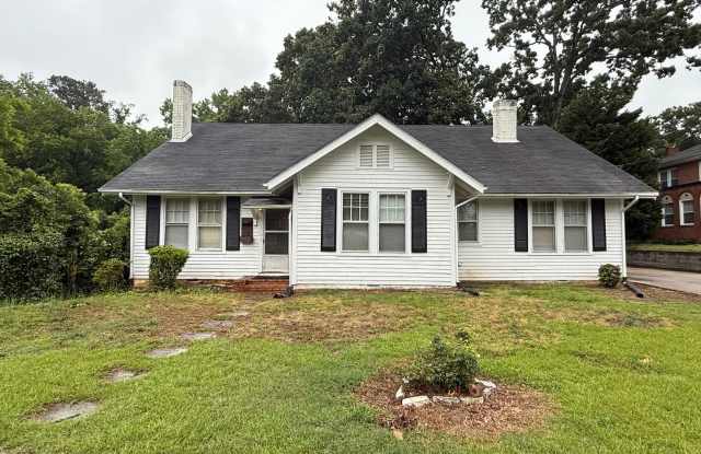 Large Home Available in Wadesboro photos photos