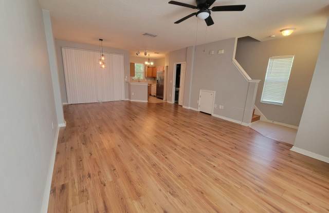 Townhomes Of Lakeview Village Gallery 4