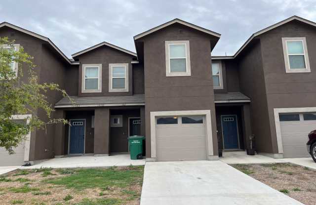 14102 Fratelli Rd. #102, San Antonio, TX. 78233 **CURRENTLY OFFERING 50% OFF YOUR 2ND FULL MONTHS RENT WHEN YOU SIGN A 12 MONTH LEASE** photos photos