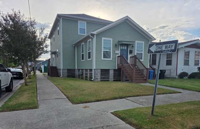 2435 Robert St photos photos