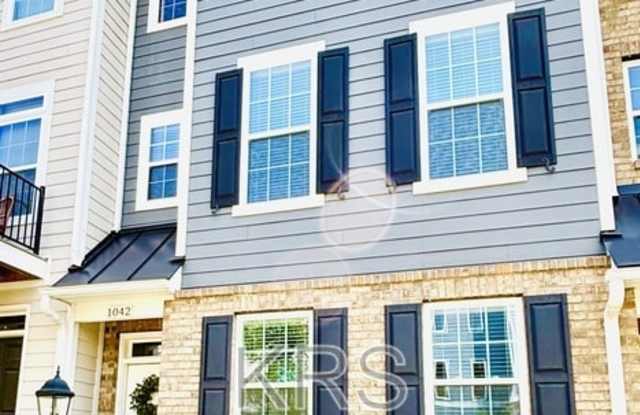 1041 Old Trail Dr photos photos