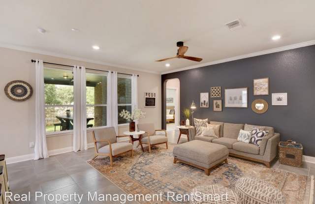 1517 Uhland Drive Gallery 3