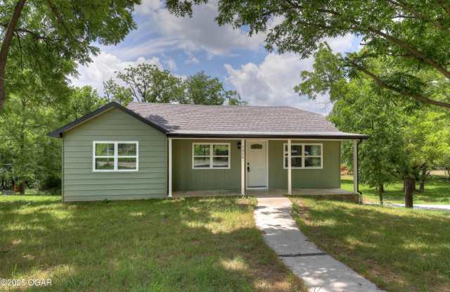 1028 Woodland Avenue photos photos