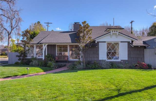 4856 Longridge Avenue Gallery 2