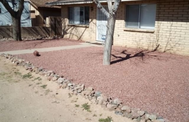 2125 Gates Ave - 2125 Gates Ave, Kingman, AZ 86401