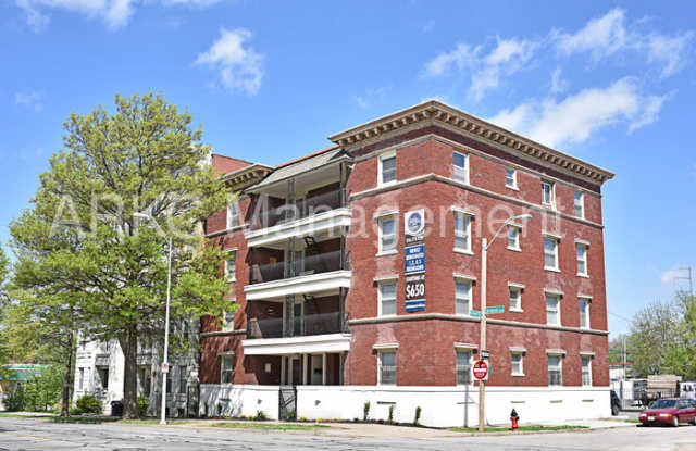 1114 E. Armour Gallery 3