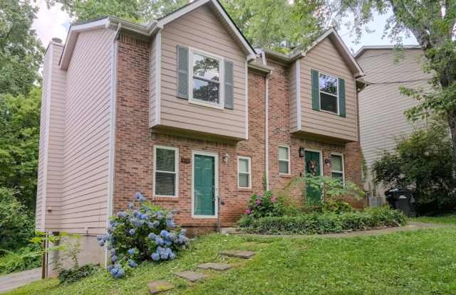 Knoxville 37923 - 2 bedroom 1.5 bath condo - call Ryan Fogarty 865-590-9250 Gallery 3