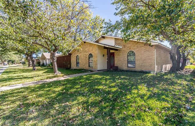 5016 Strickland Avenue - 5016 Strickland Avenue, The Colony, TX 75056