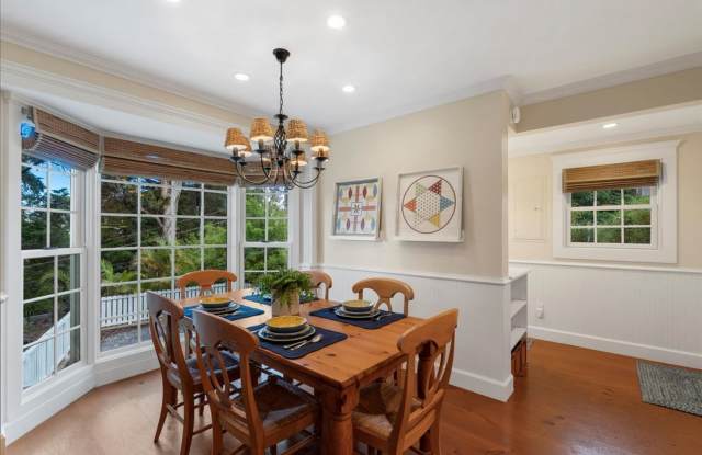 2 Bedroom, 1 Bath furnished Cottage photos photos