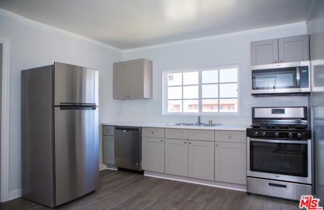 1235 AVE S BRONSON - 1235 West Avenue South, Turlock, CA 95380