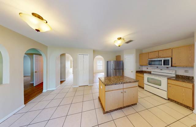 Beautiful 2-Story 3/2.5 - with 2 Bonus Rooms  in Wethrebee Lakes! Gallery 3