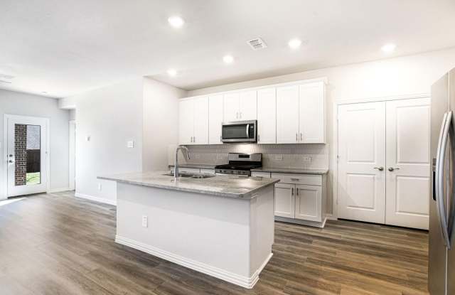 Spacious 4-Bedroom McKinney Home with Community Pool & Park Gallery 3