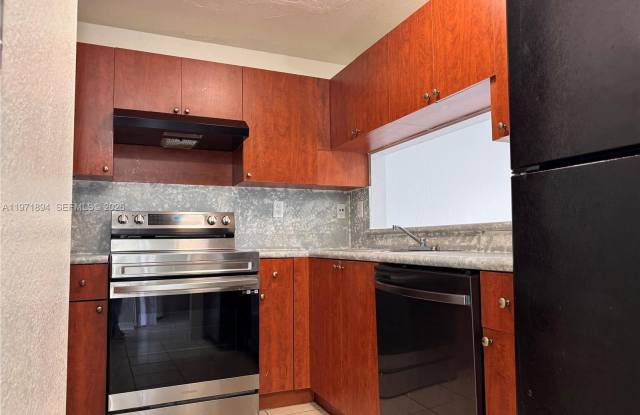 2232 NW 135th Ter photos photos