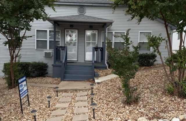 406 West College Street - 2 Gallery 1